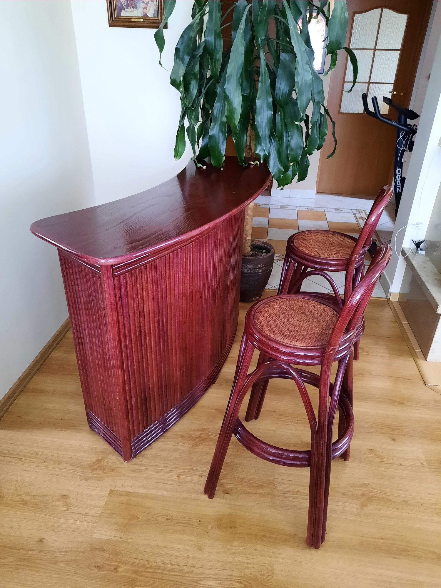 Barek bambusowy  + dwa krzesła