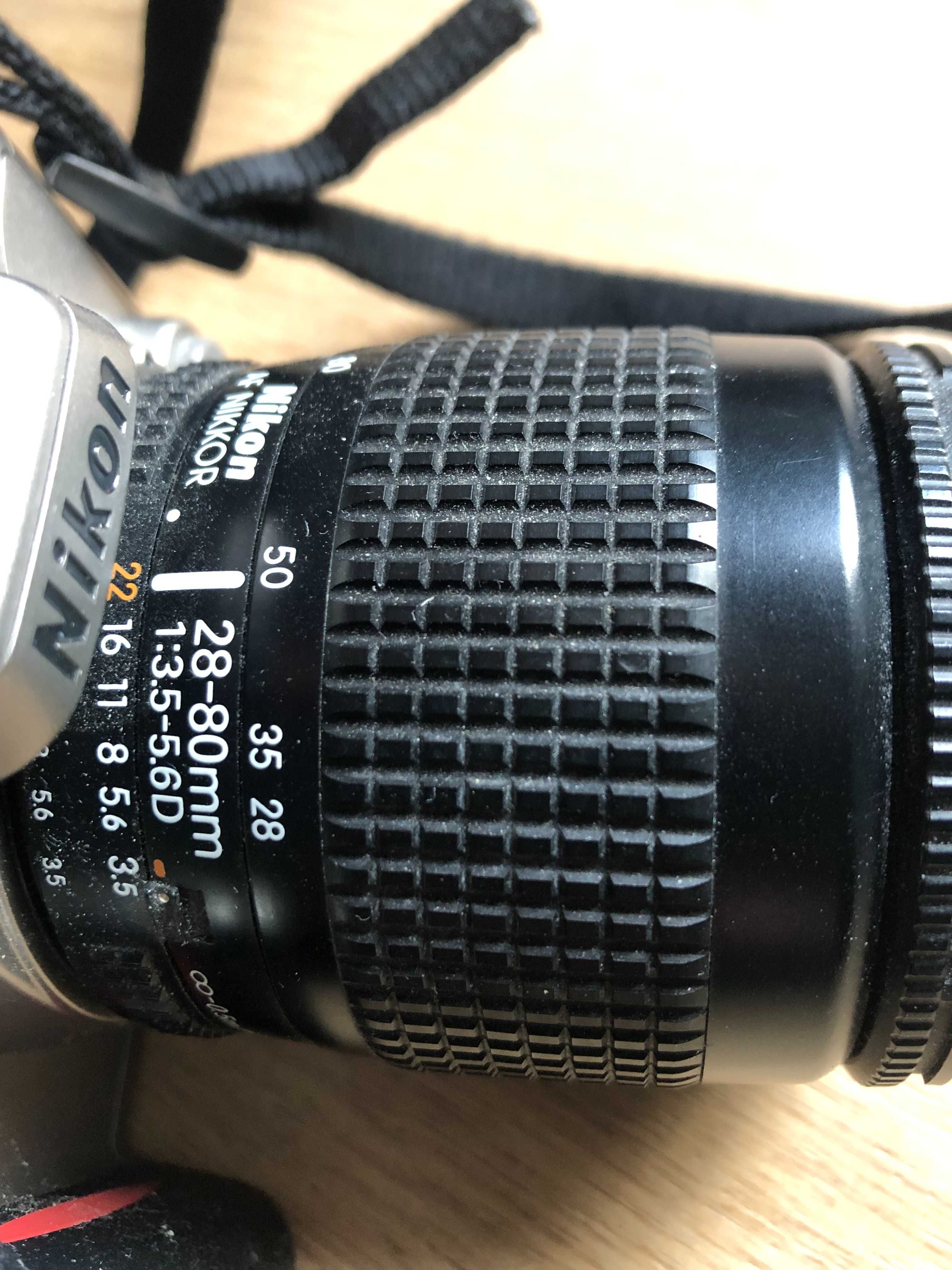 Nikon F55 + obiektyw nikkor 28-80mm