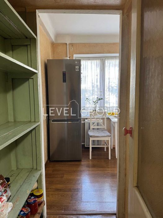 2 кім з ремонтом, вул. Братиславська 8, метро Чернігівська 10 хвилин.