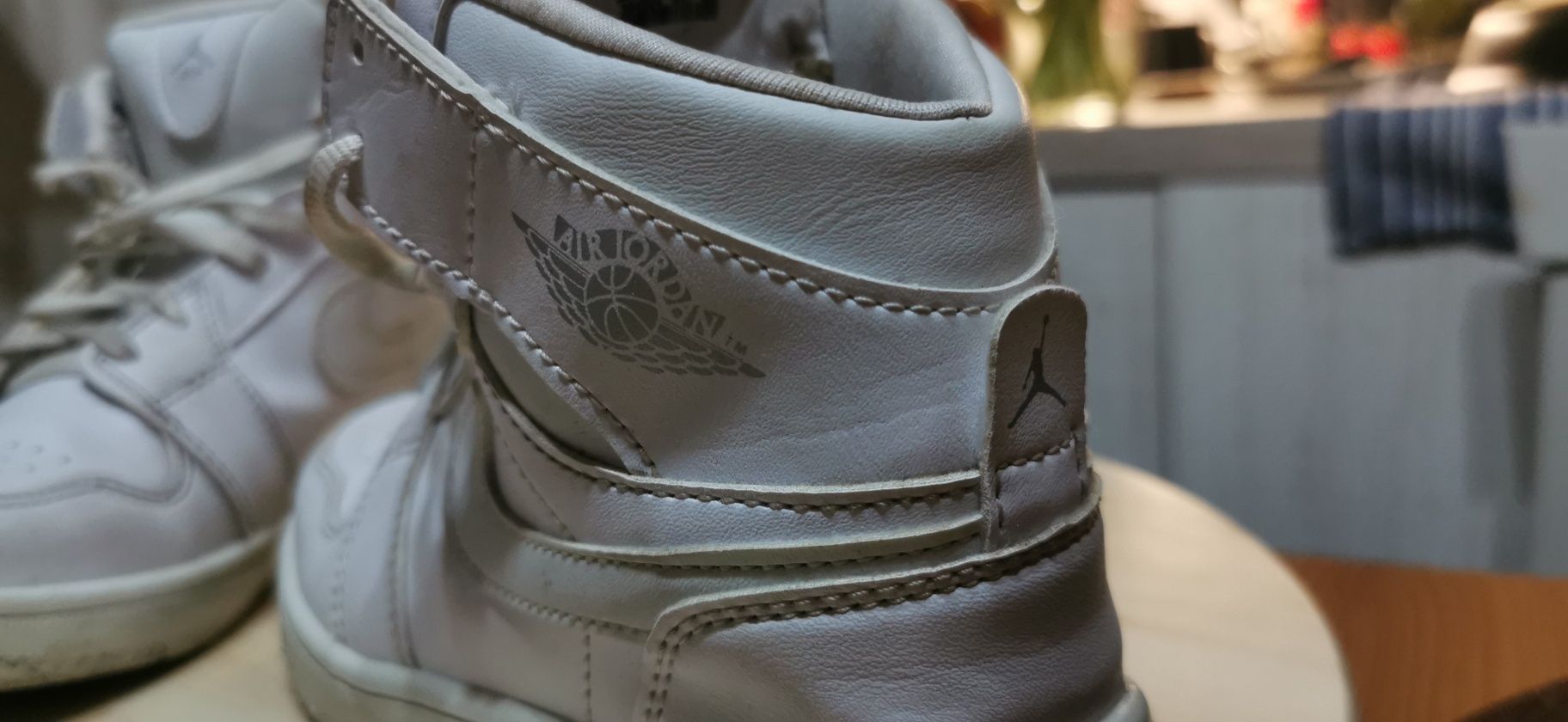 Buty Nike Air Jordan 1 białe r. 33