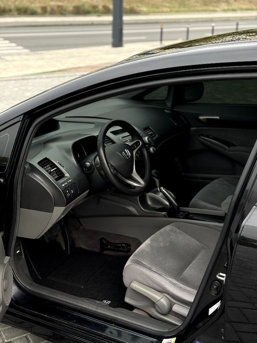 В продаже Honda Civic 2008 года 1.3 гибрид