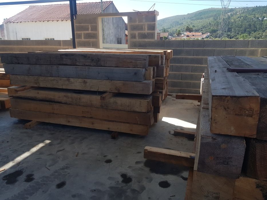 Vigas em casquinha 2.500x18x18 vendo 500euros metro cubico