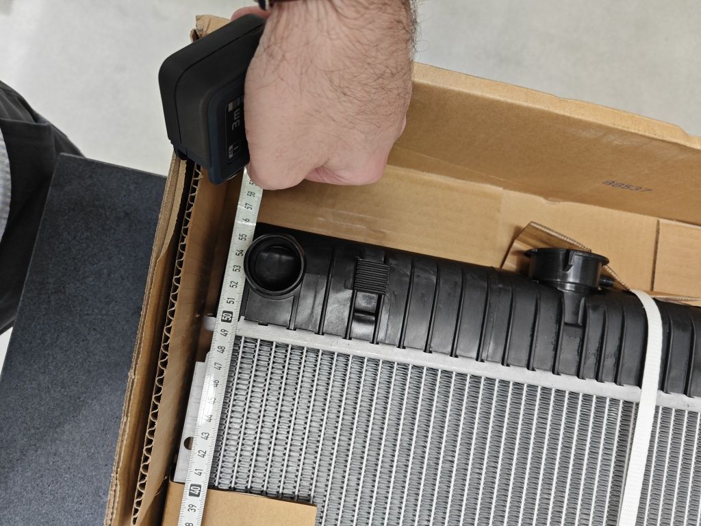 Radiador água Mercedes w123 - Novo