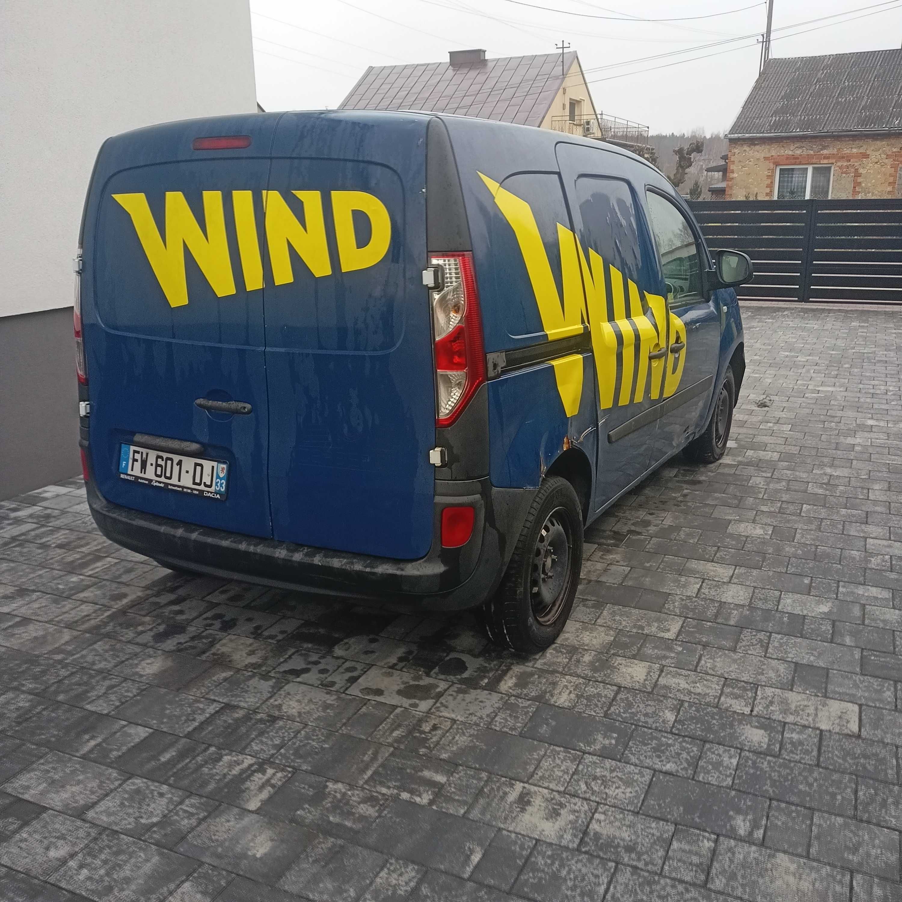 Renault Kangoo e-tech z e. Elektryk jeżdżący
