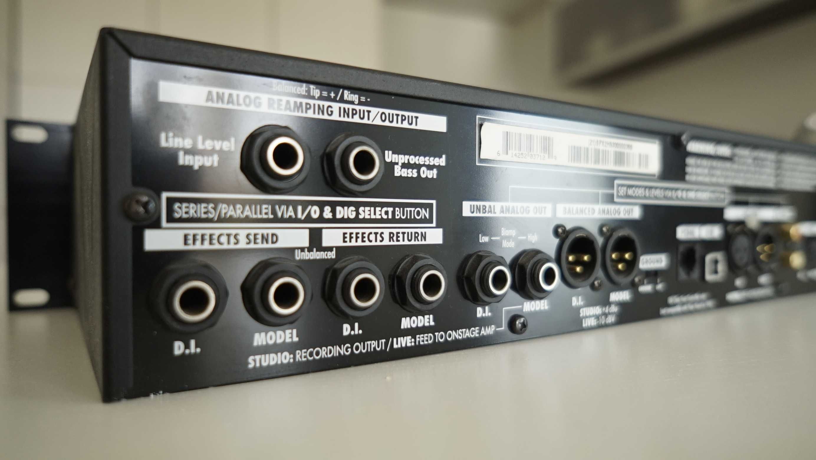 LINE 6 BASS POD XT PRO.