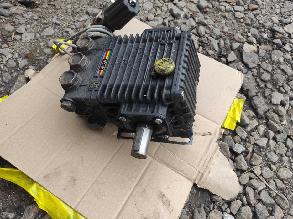 Насос високого тиску Interpump