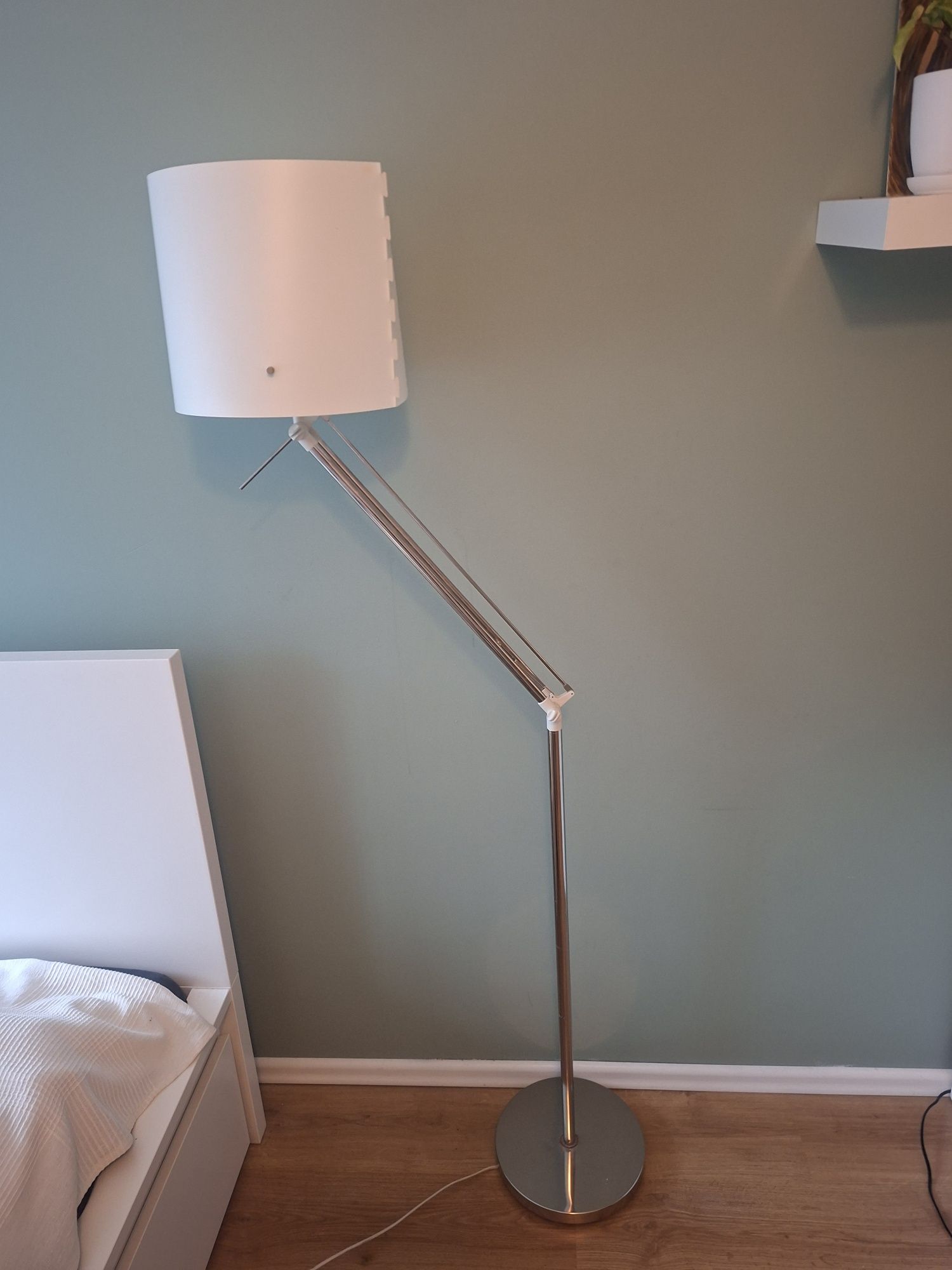Lampa stojąca pokojowa