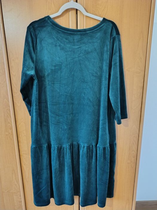 Super sukienka butelkowa zieleń welur 48 plus size NOWA