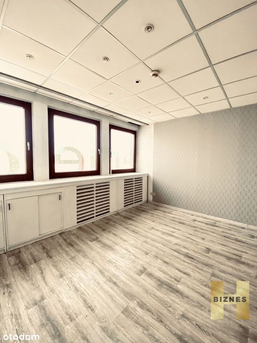 Tanio Lokal biurowy 17m2 Wrocław Krzyki parking