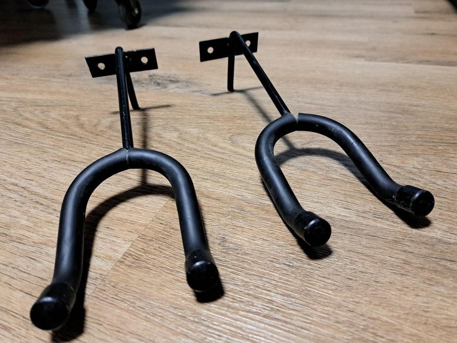 2 uchwyty gitarowe ścienne