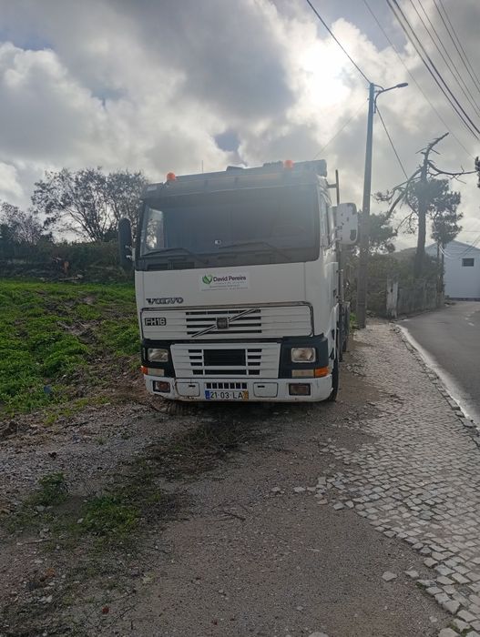 Volvo FH12 420 com grua