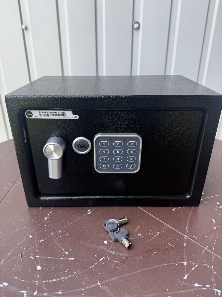 Sejf podstawowy Yale Value mini Black YSV/170/DB2