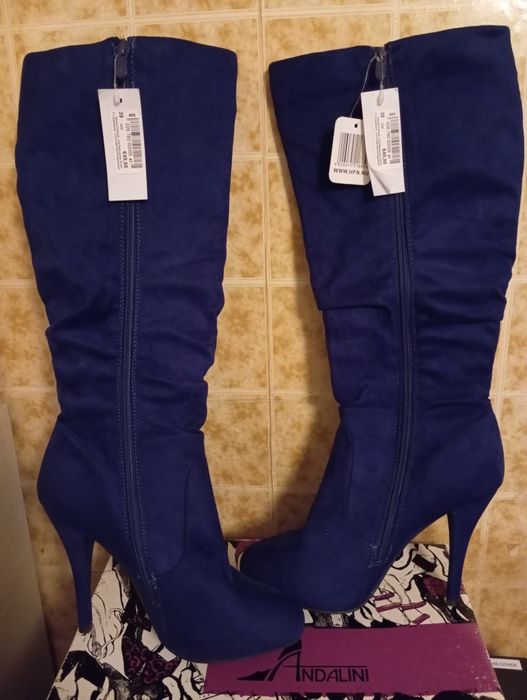 Сапоги женские, замшевые. НОВЫЕ. Размер. 38-39.