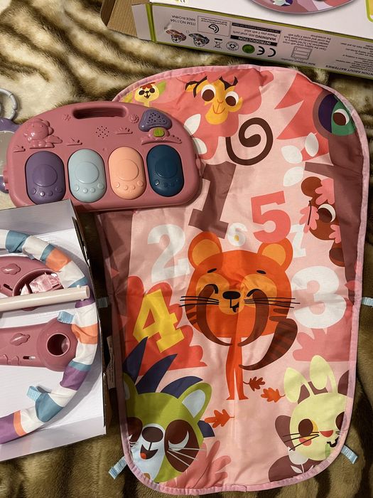 Розвиваючий килимок для немовляти