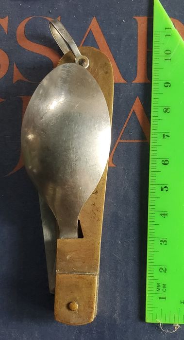 Ножи складные туристические разного вида