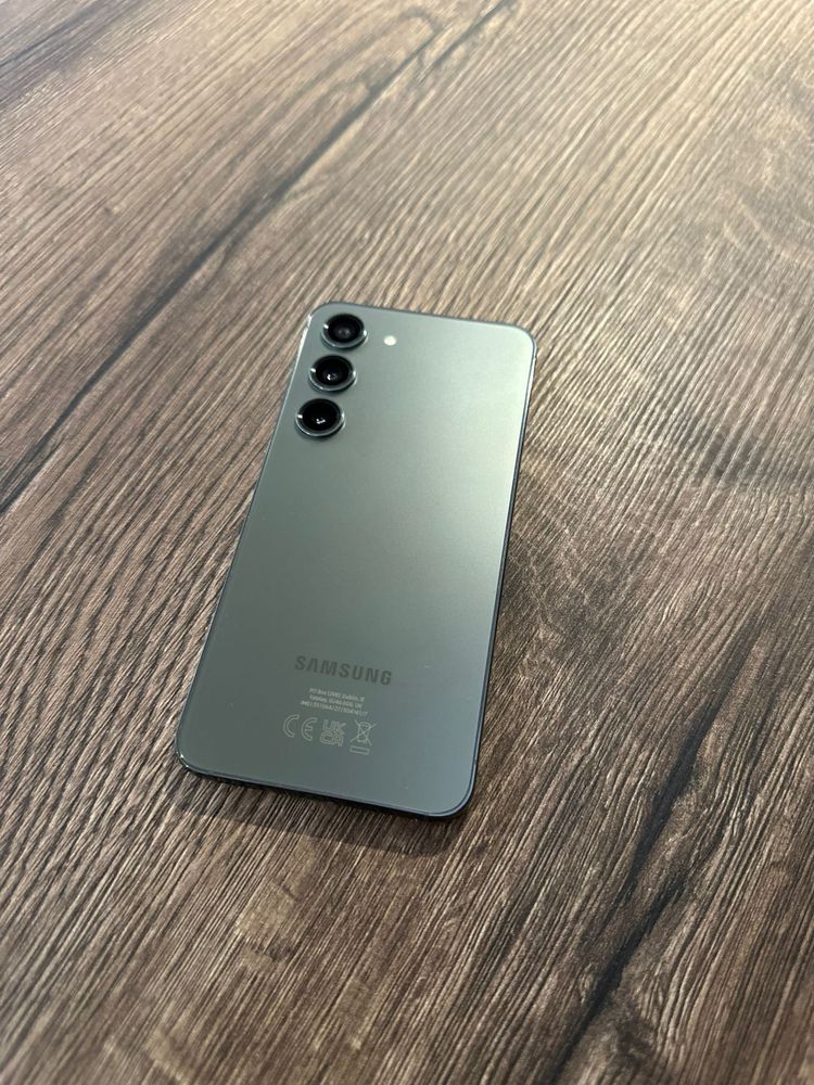 Samsung S23 / Jak nowy /