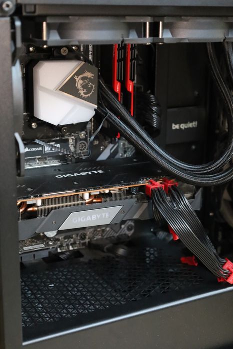 Komputer stacjonarny RX5700XT Ryzen 5800X3D 32GB DDR4 1TB SSD