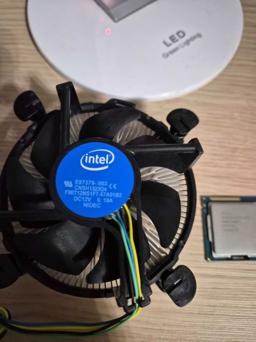 Procesor i7 3770 z chodzeniem