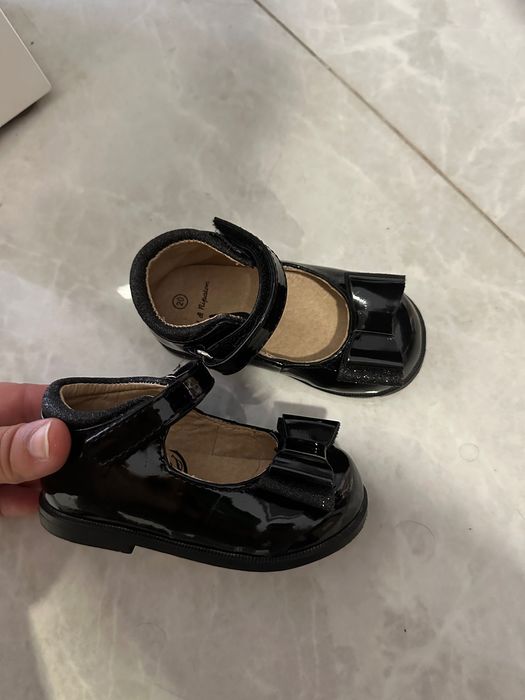 Sapatos Pretos Laço Pat & Ripaton Nº 20