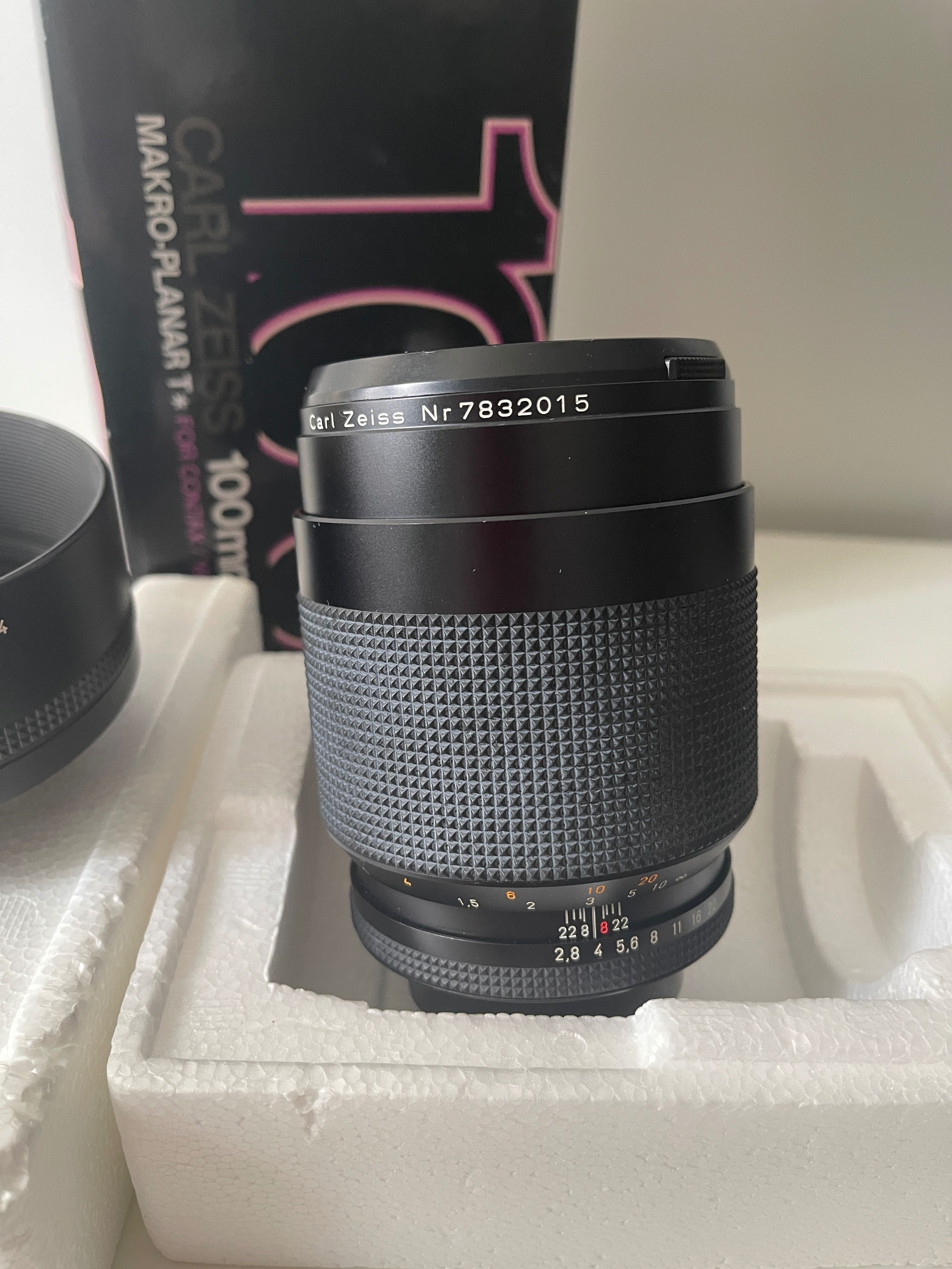 Carl Zeiss 100 mm f 2.8 Makro Planar T*