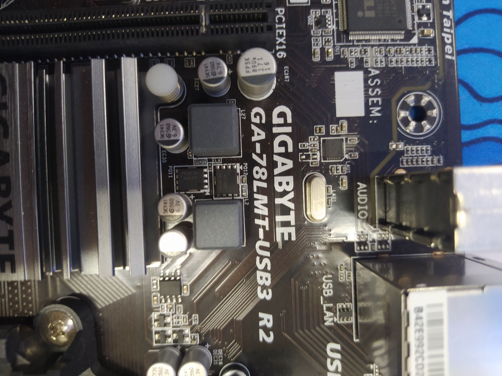 Материнская плата 

GIGABYTE

GA-78LMT-USB3