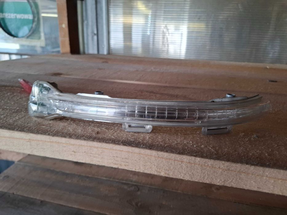 Kierunkowskaz Lusterka Prawy Golf VII_ VW