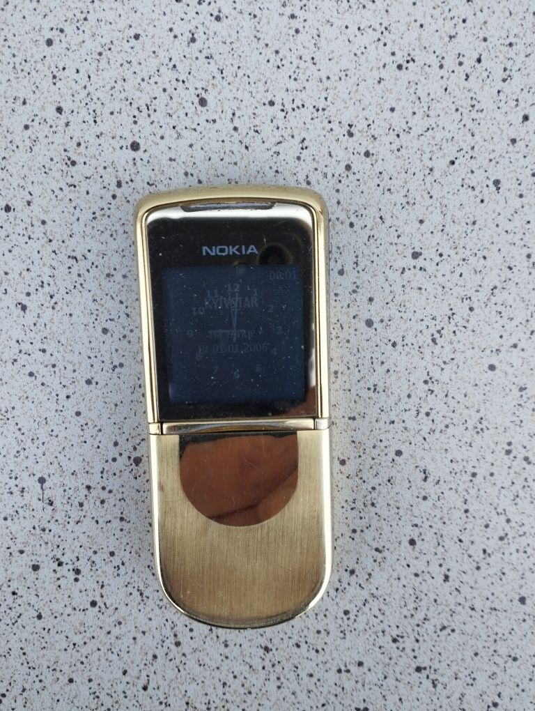 Nokia 8800 gold.