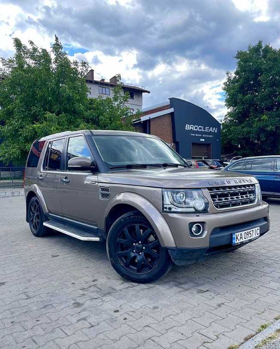 Land Rover Discovery 2015 рік ціна: 19999 доларів