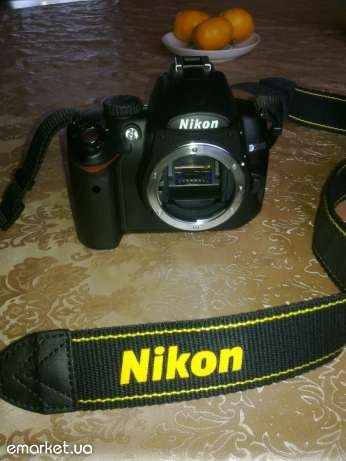 Зеркальная камера NIKON D5000 Body