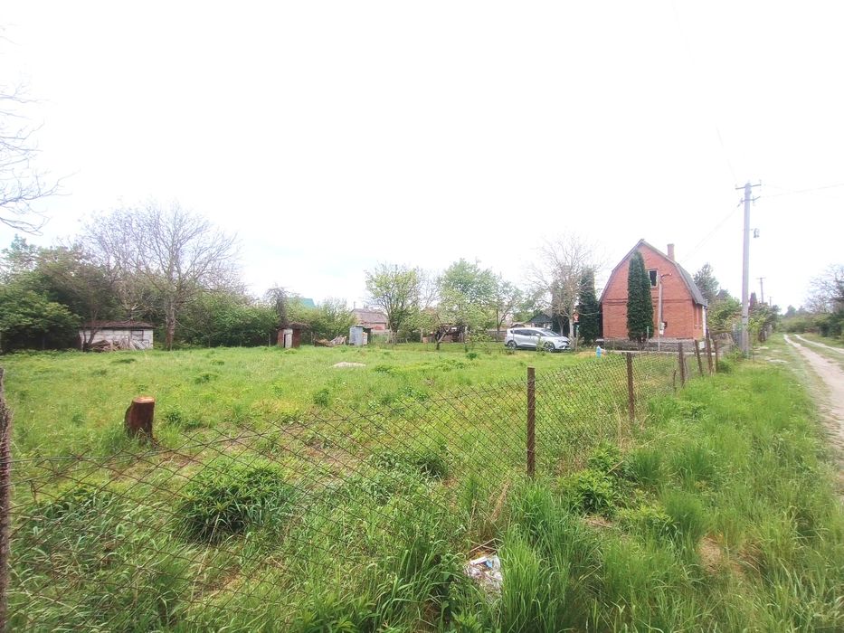 Продаж земельної ділянки з комунікаціями