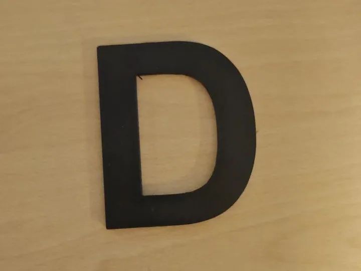 Letra D para Decoração ou Identificação