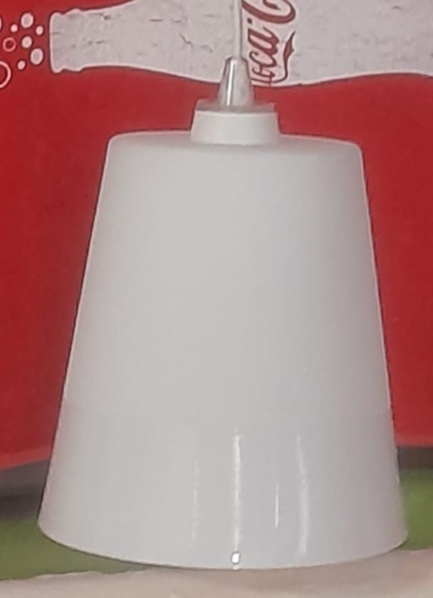 Vendo candeeiro branco opaco de vidro Ikea