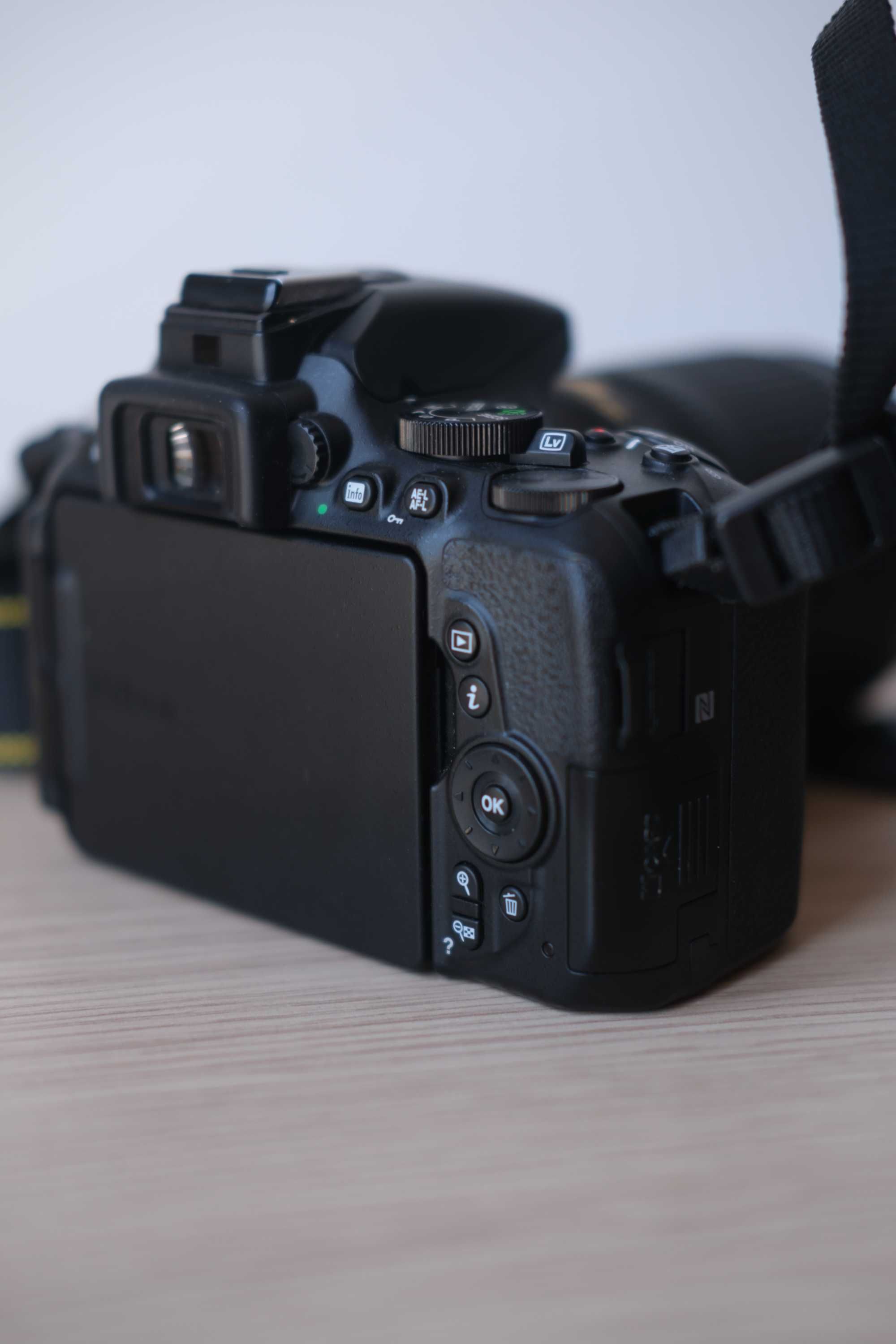 Nikon D5600 + Lente Nikon DX AF-S 18-105mm 3.5-5.6G