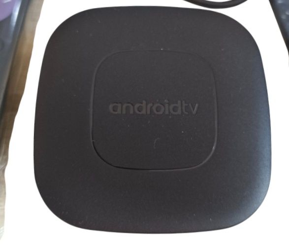 Nowy Smart TV box stick android.