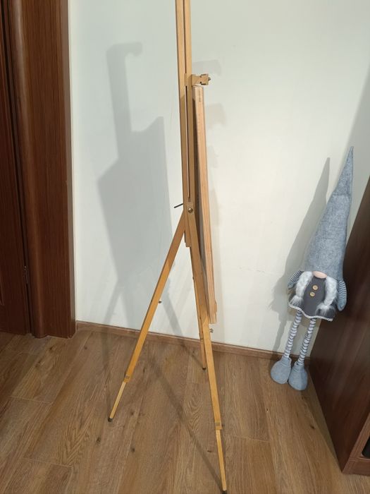 Продам мольберт- тринога  фирмы pebeo