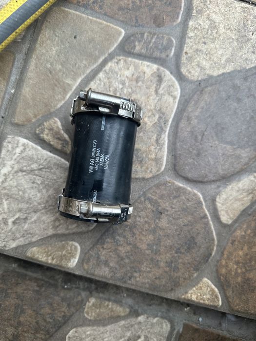 Патрубок Q7 Q8 porche 4M0 145 944A