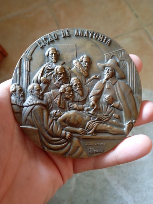 Medalhão do DR TSUNG YING SHEN lição de anatomia