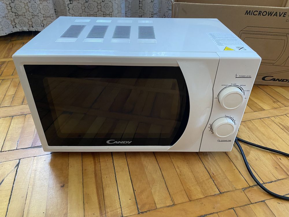 Мікрохвильовка  MICROWAVE OVEN CMW 2070M