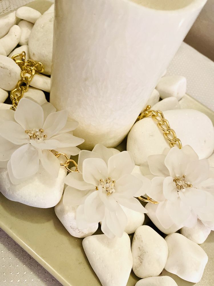 Naszyjnik Subtle Flower Oriflame