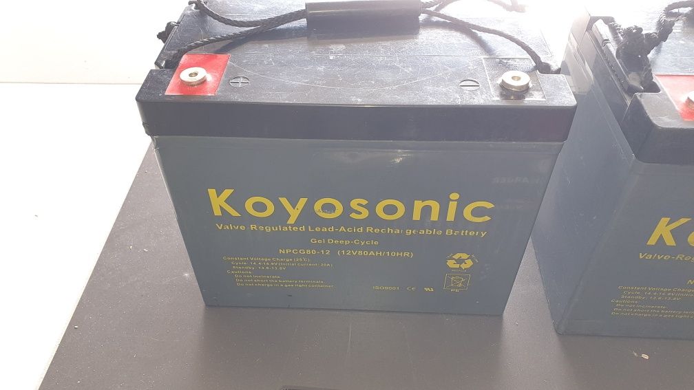 Uzywane akumulatory Koysonic 12V 80Ah + ładowarka paco