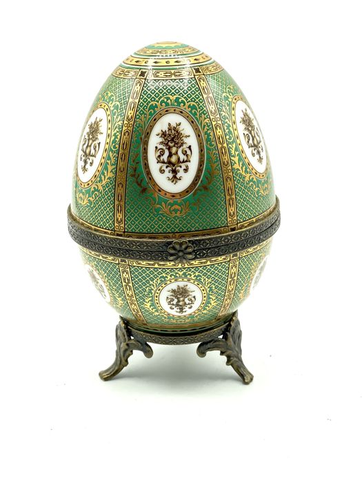 Grande ovo estilo Fabergé antigo