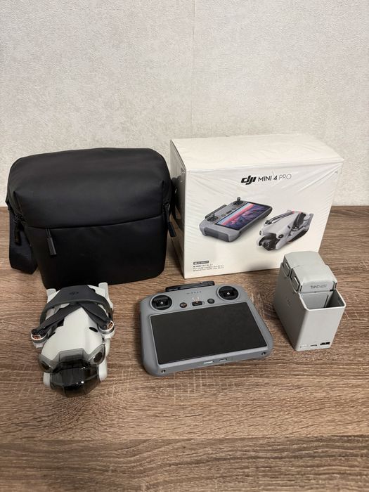 DJI Mini 4 Pro Fly More Combo