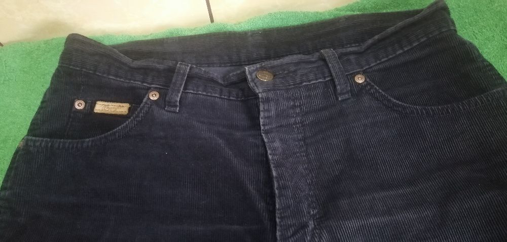 Spodnie sztruksy meskie WRANGLER ARIZONA 33/32 czarne