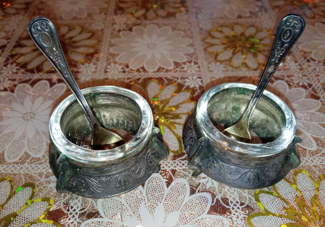 Продам икорницу, соусницу, солянку, горчичницу СССР
