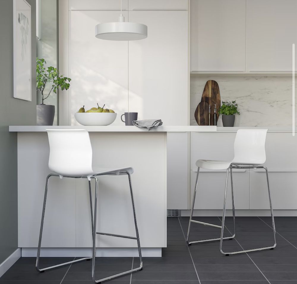 Dwa hokery biale chromowane- Ikea- 66cm