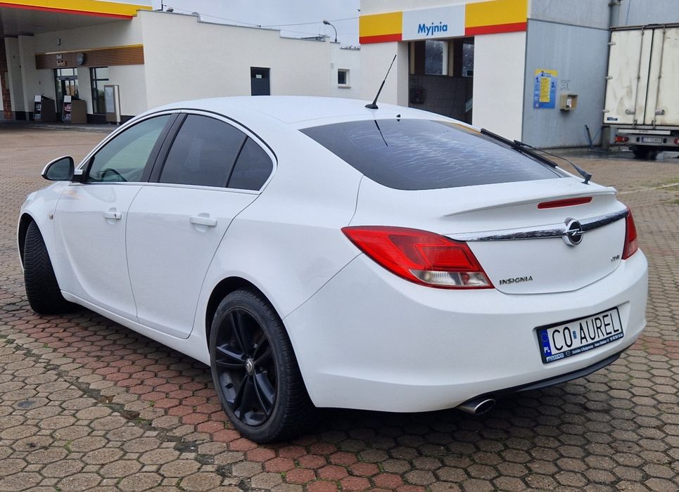 Opel Insignia 2.0 cdti 200 KM biała perła zadbana Xenon