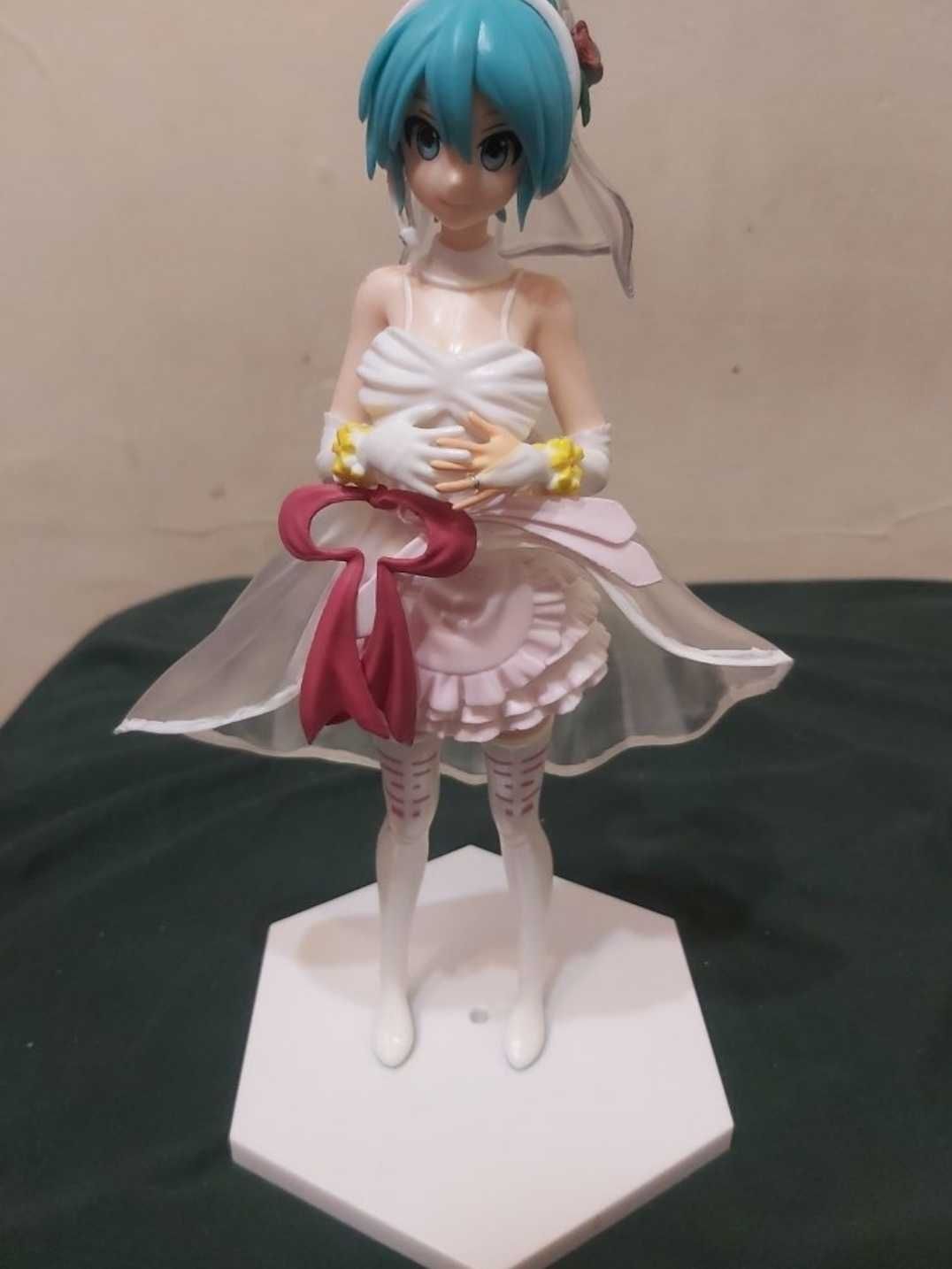 Figurka anime Hatsune Miku suknia ślubna 24cm