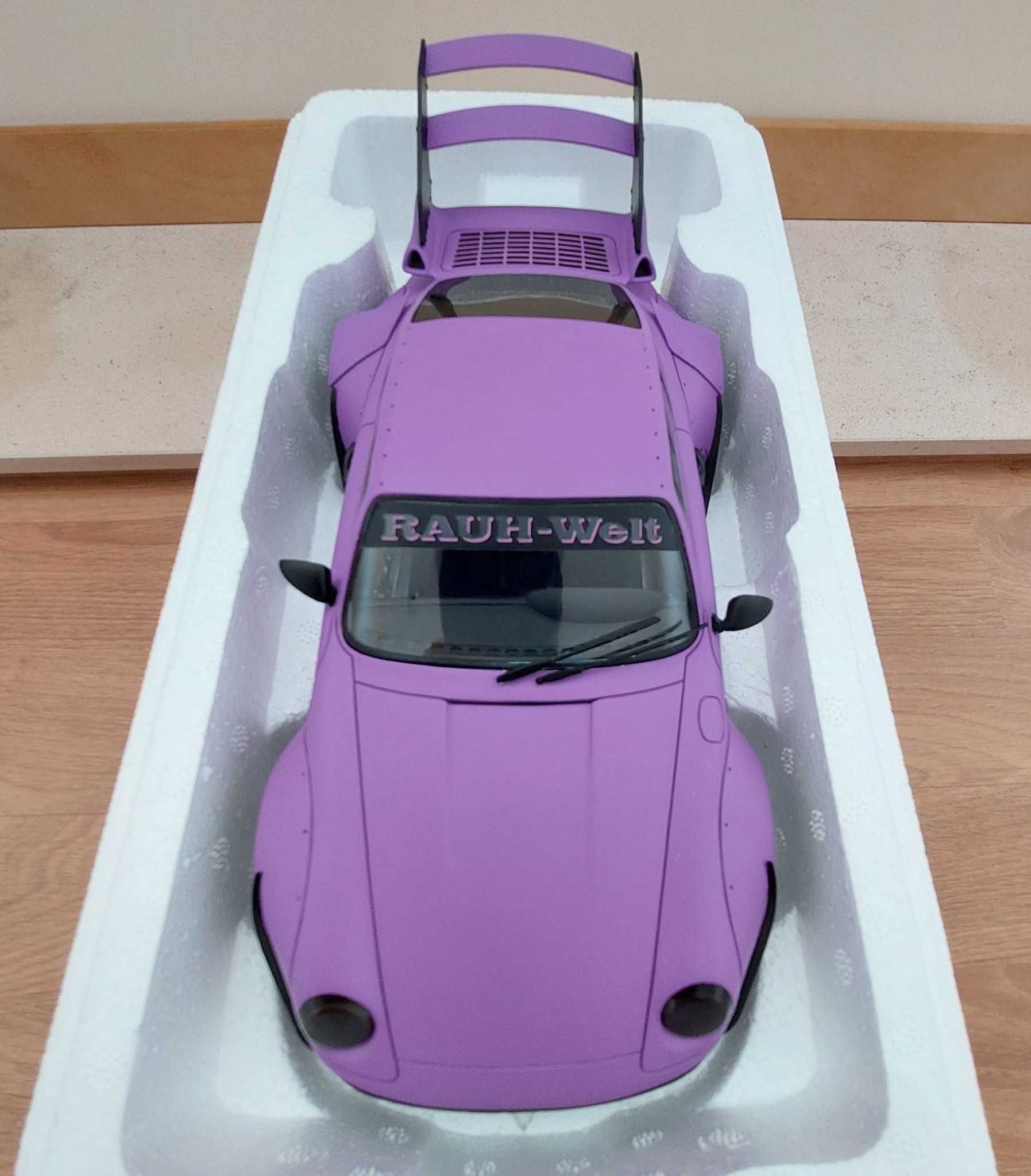 Miniatura Porsche 911 993 RWB Rotana 2016 GT Spirit 1:18