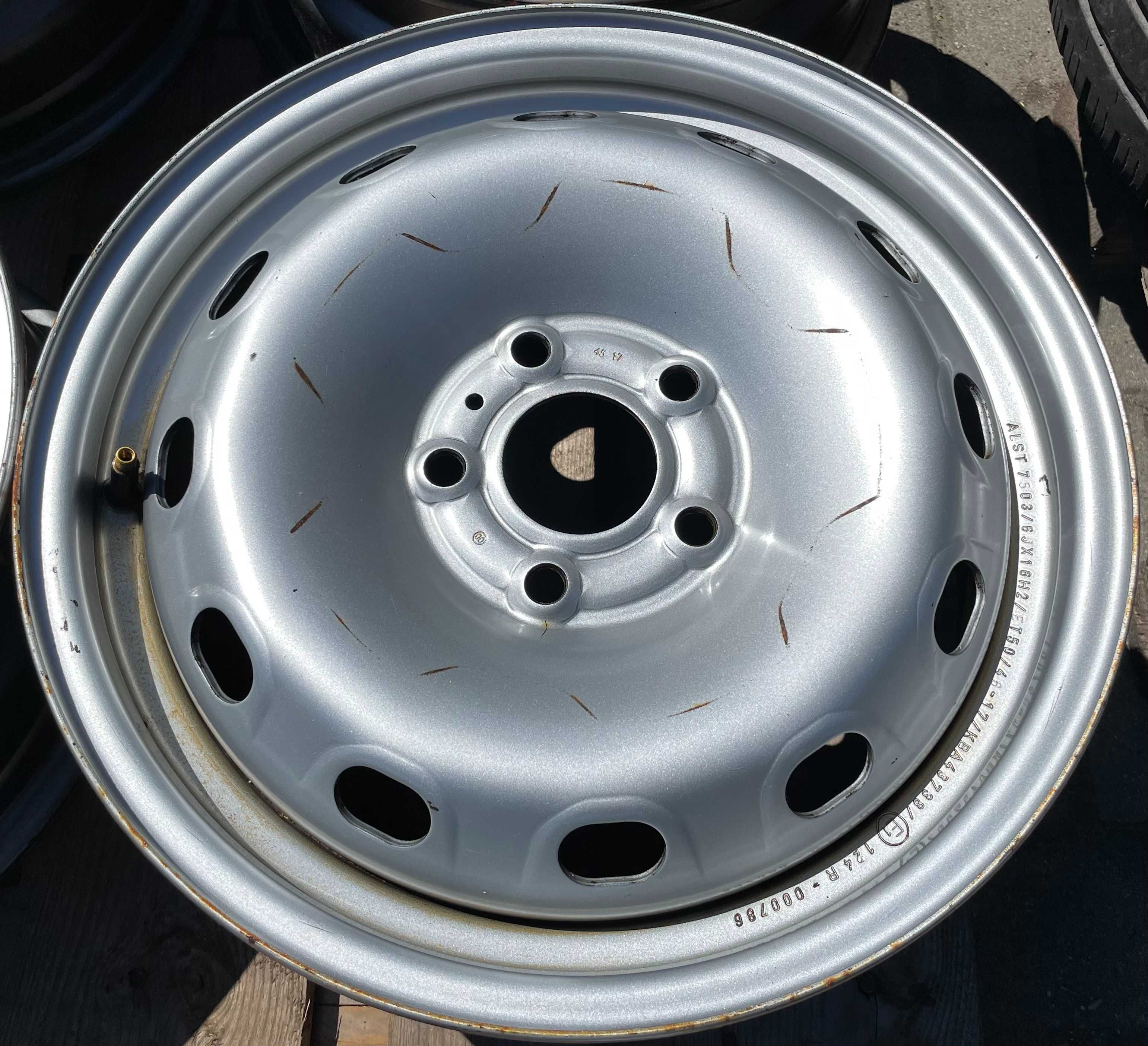 Felgi stalowe 16 cali 5x114.3 Trafic 3 Vivaro B Talento Nissan NC300