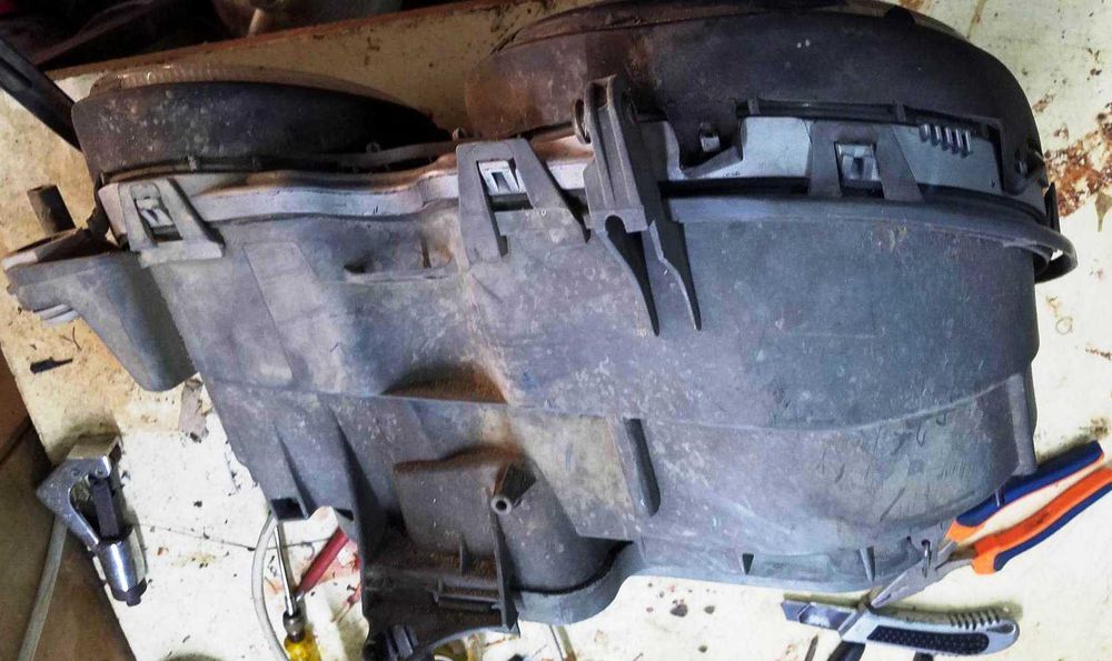 Farol Mercedes E 220 Ano de 1999